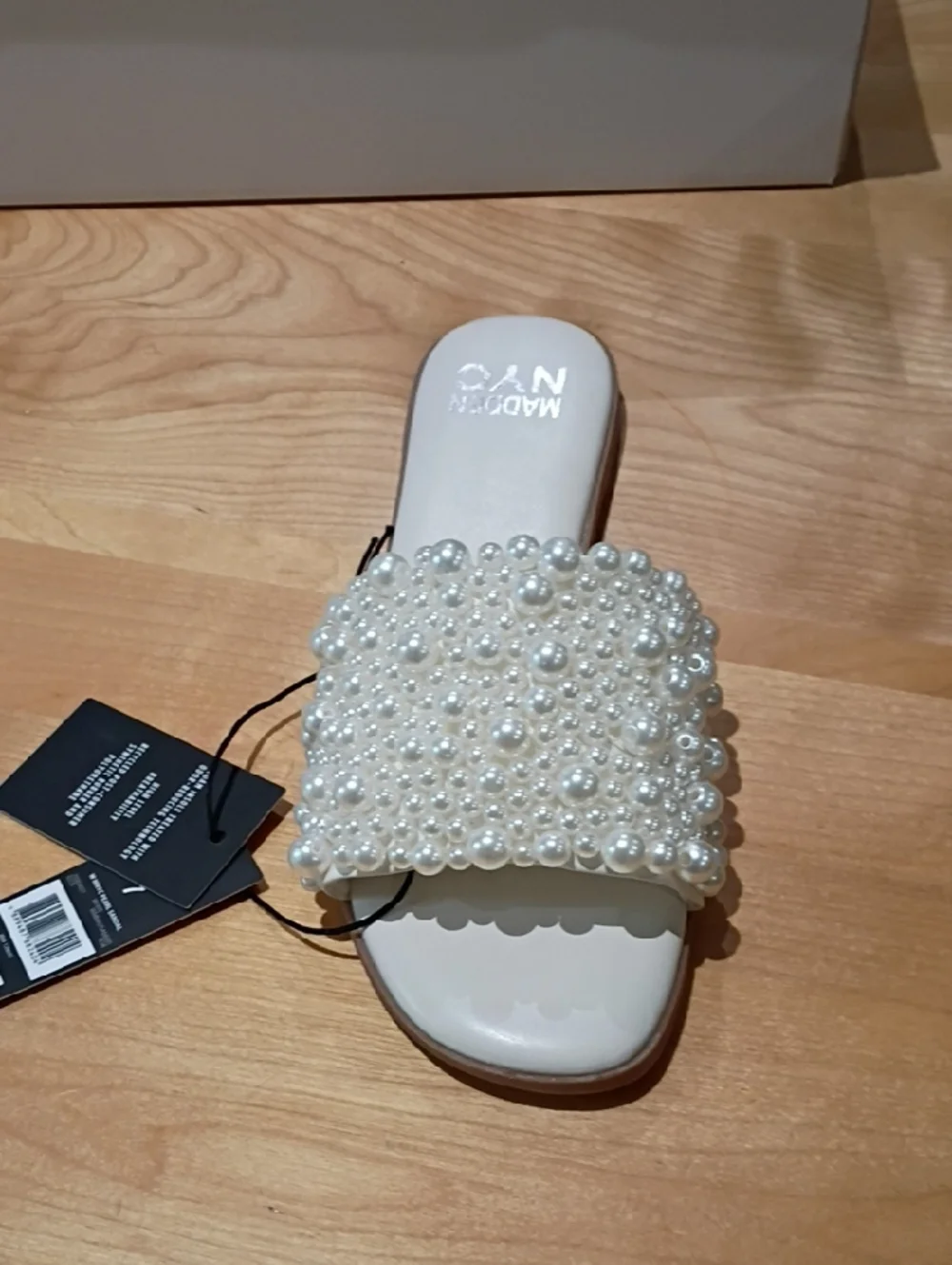 Madden NYC Women's Pearl Slip On Flat Sandal Size 9 NWT
